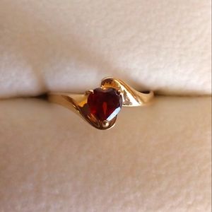 10K Gold Garnet Heart Ring